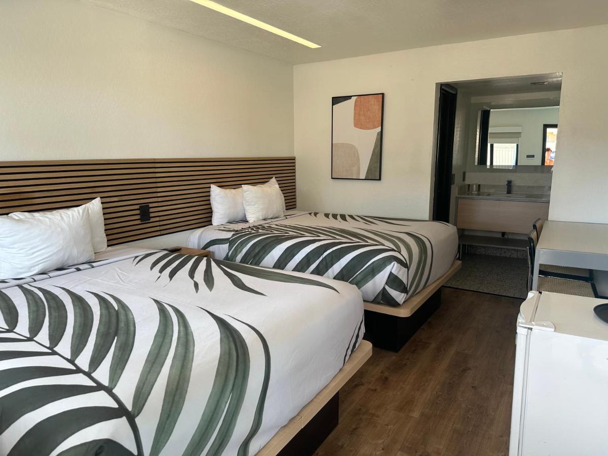 Sway Hotel Lake Havasu City Exteriör bild