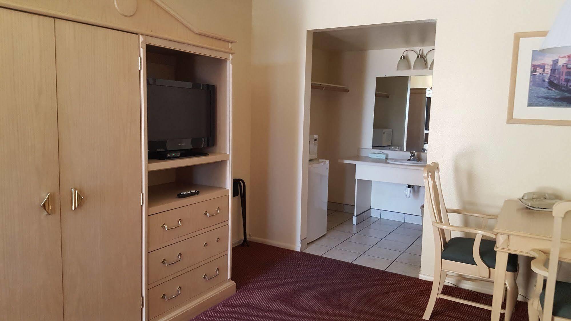 Sway Hotel Lake Havasu City Exteriör bild